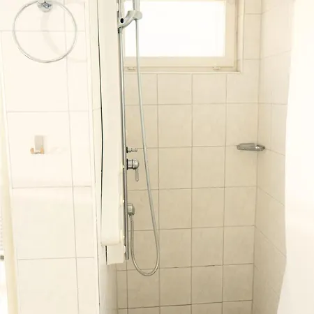 Unique - - Kitchen - 2 Beds - Wifi - Washing Machine *
